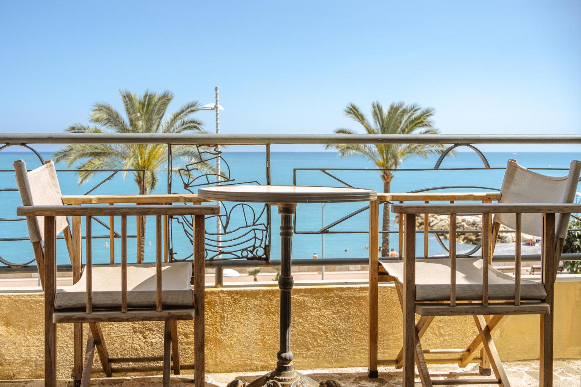 Hotel Du Bord De Mer "Le Vanille" Cagnes-sur-Mer Exterior photo
