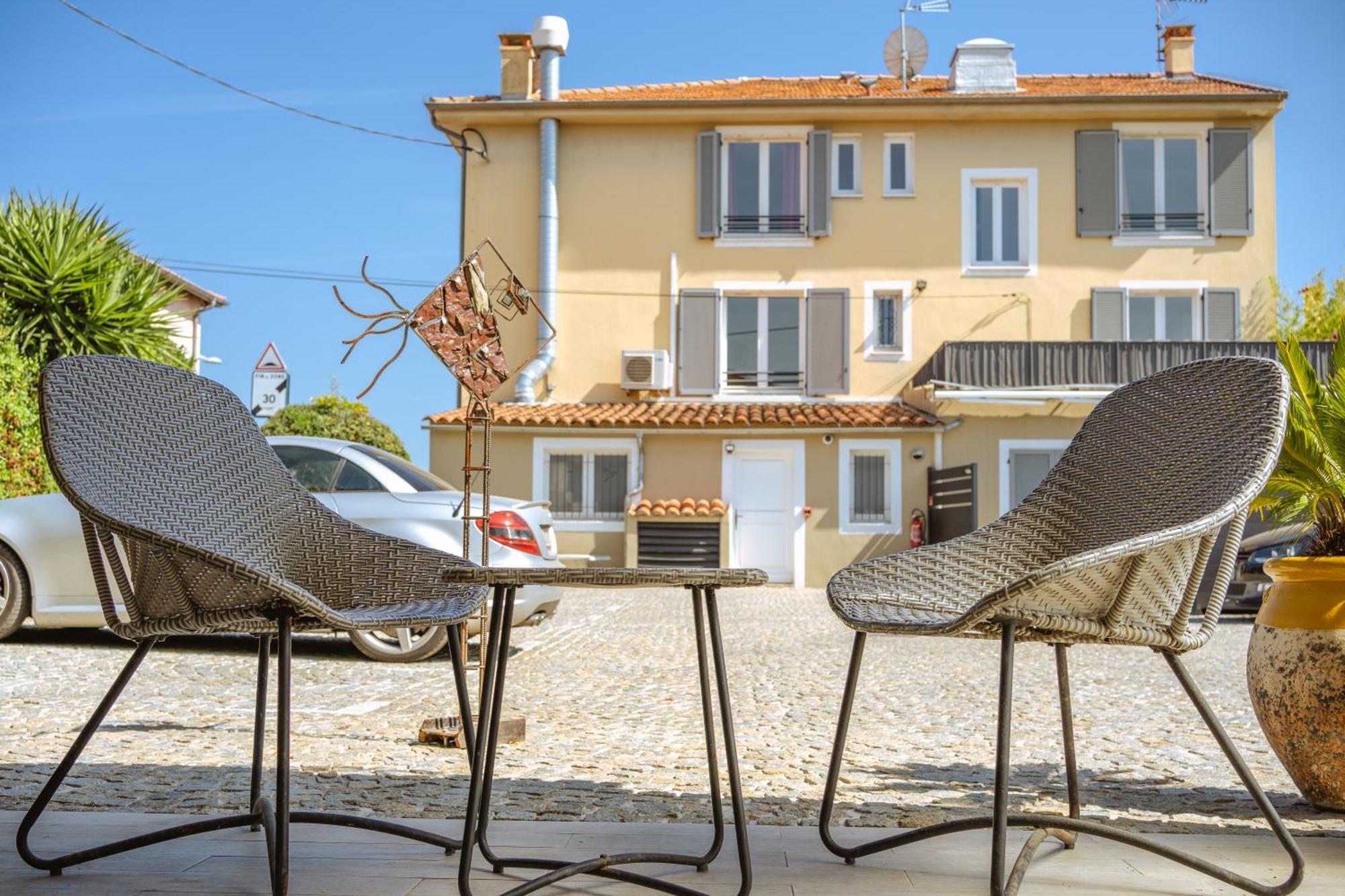 Hotel Du Bord De Mer "Le Vanille" Cagnes-sur-Mer Exterior photo