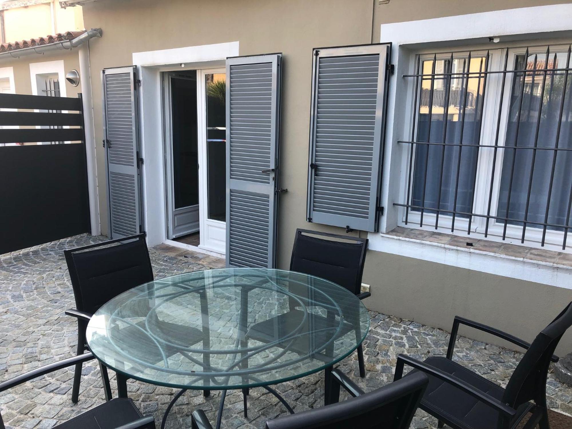 Hotel Du Bord De Mer "Le Vanille" Cagnes-sur-Mer Exterior photo